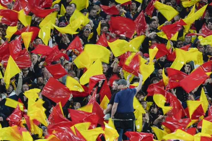 Lens, licenziato Mode