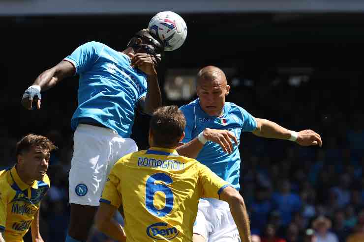 HIGHLIGHTS | Il Napoli fa e disfa, Cheddira non perdona: 2-2 al 'Maradona'