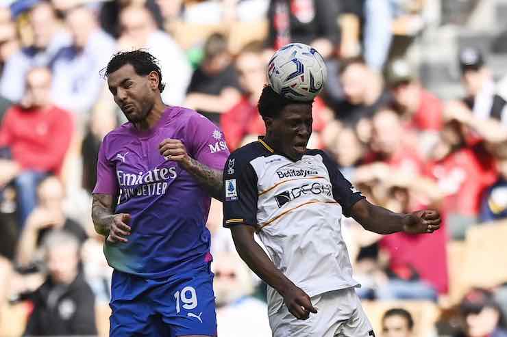 Proteste dopo gol di Leao