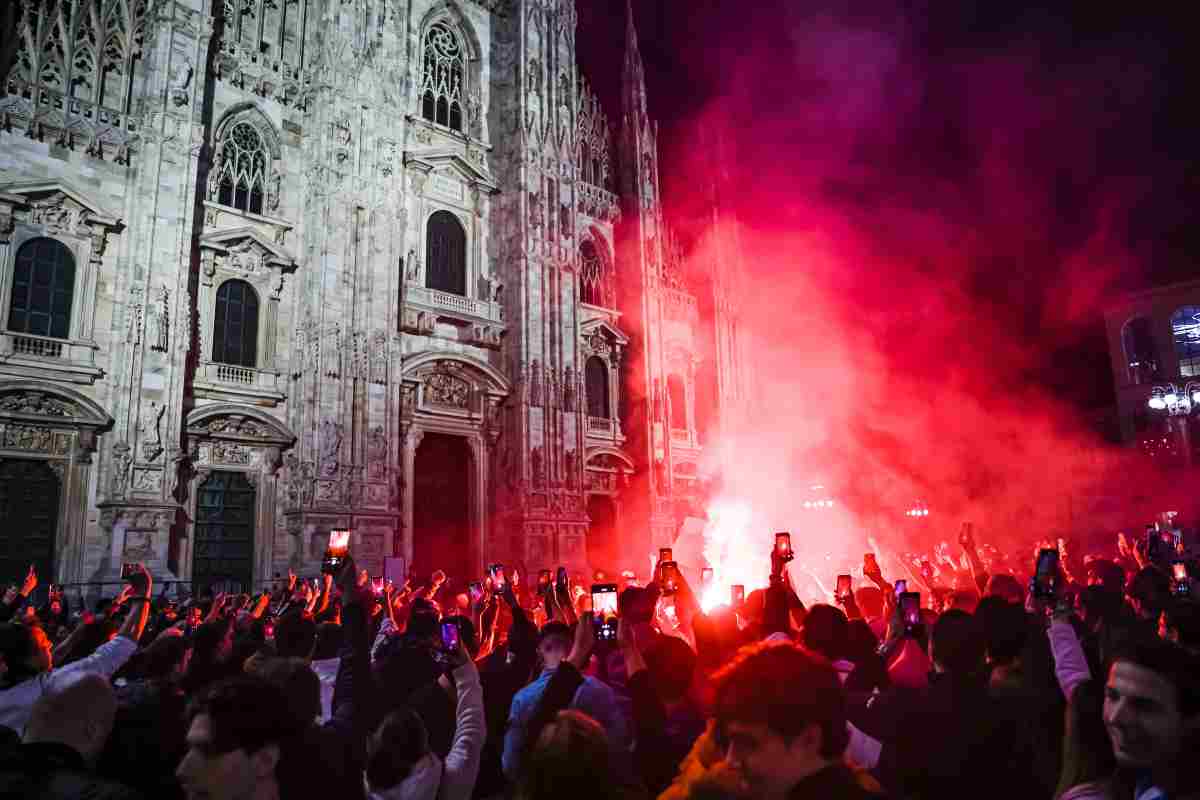 Materazzi sullo scudetto dell'Inter