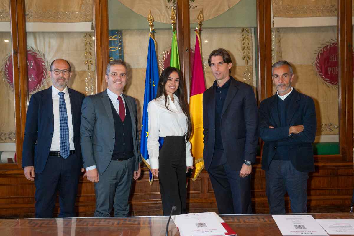 La foto di presentazione del Social Football Summit