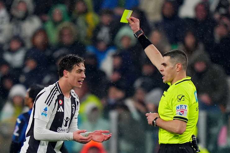 Yildiz proteste arbitro