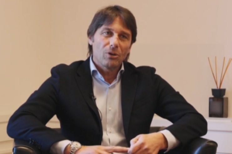Conte presentazione allenatore Napoli