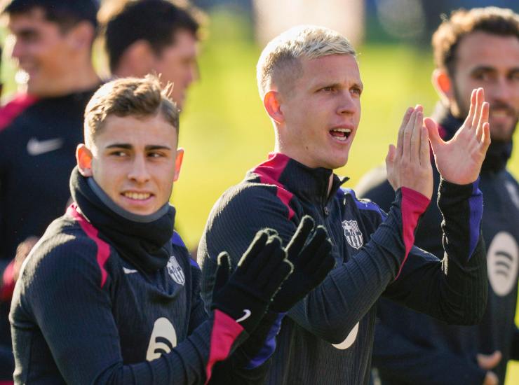 Fermin Lopez durante un riscaldamento