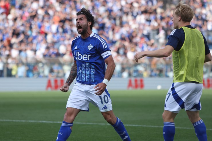 Como-Cagliari, Cutrone esulta dopo il gol