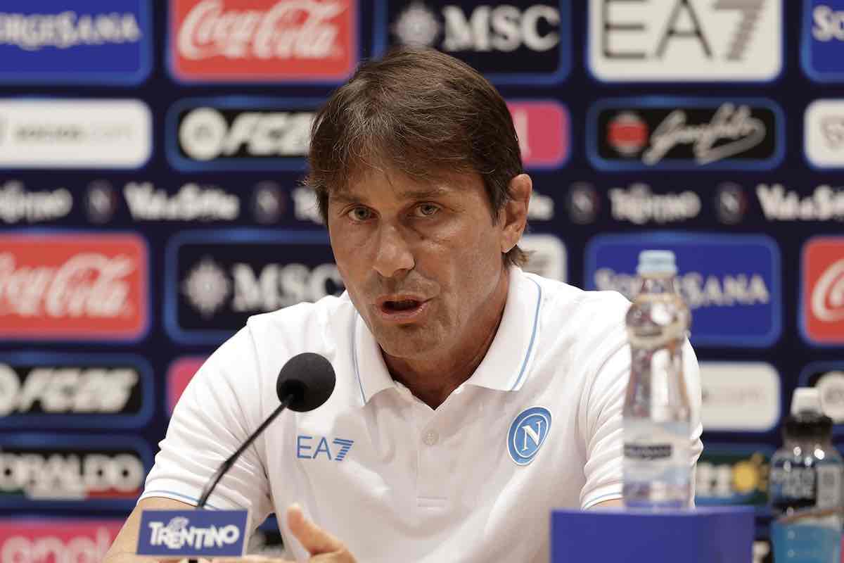 Antonio Conte in conferenza