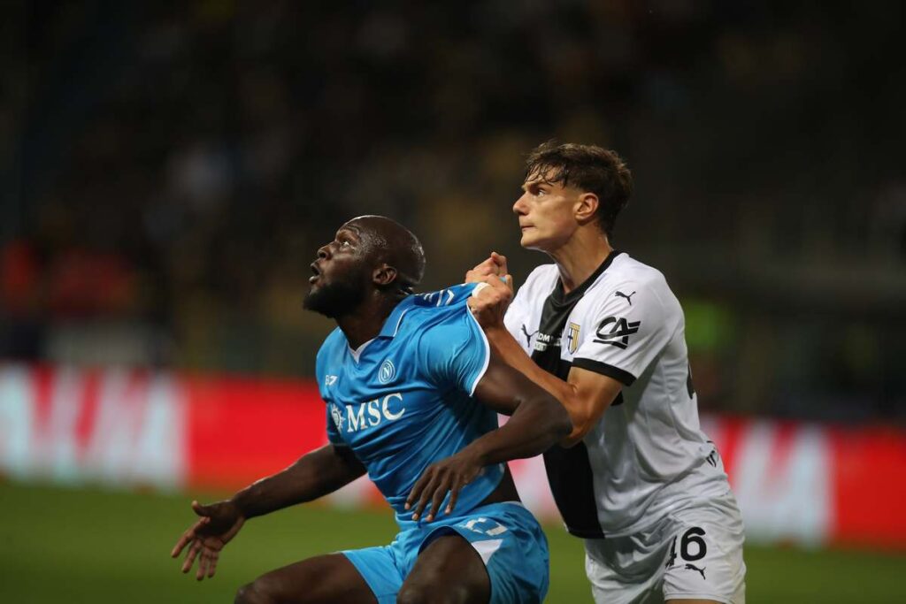 Leoni e Lukaku in contrasto