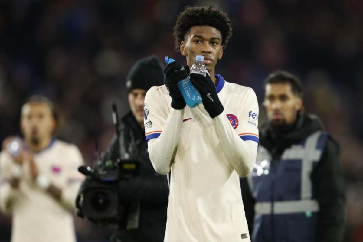 Acheampong saluta il pubblico