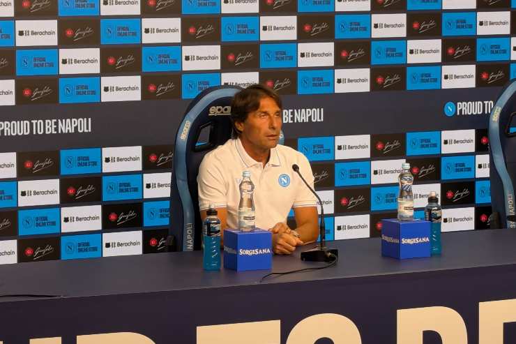 Antonio Conte in conferenza