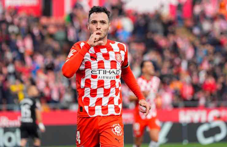 Arnau Martinez esulta