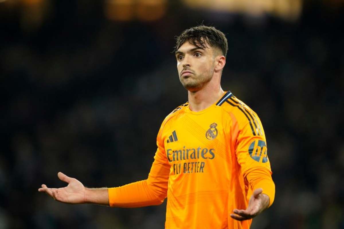 Raul Asencio allarga le braccia