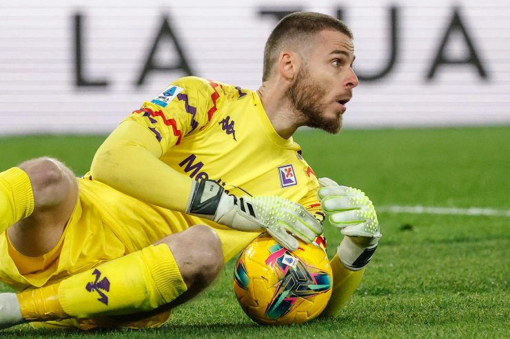 De Gea impegnato in una parata in campo 