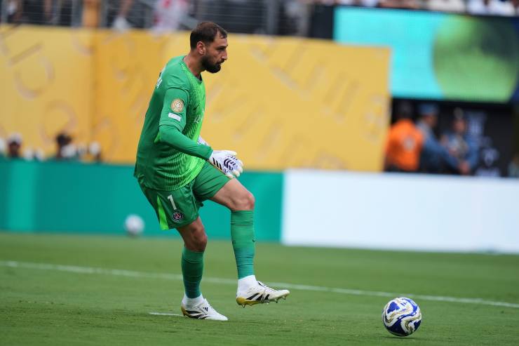 Donnarumma fa partire un'azione dal basso