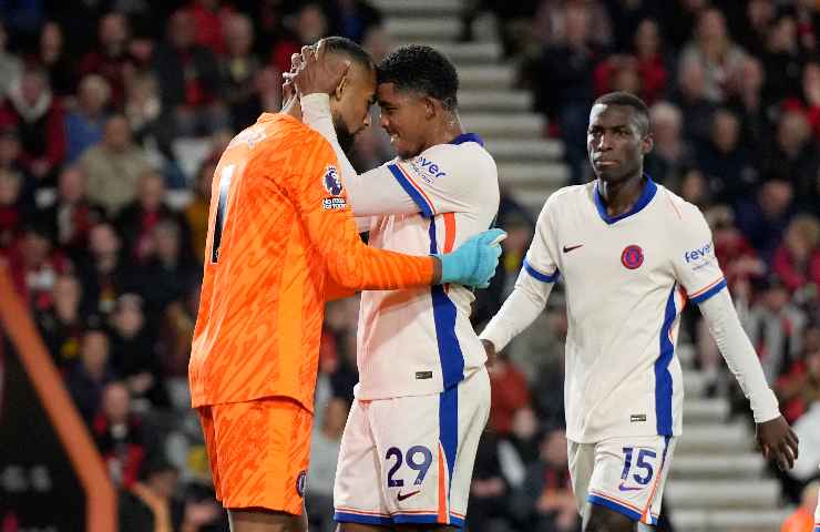 Fofana esulta con i compagni