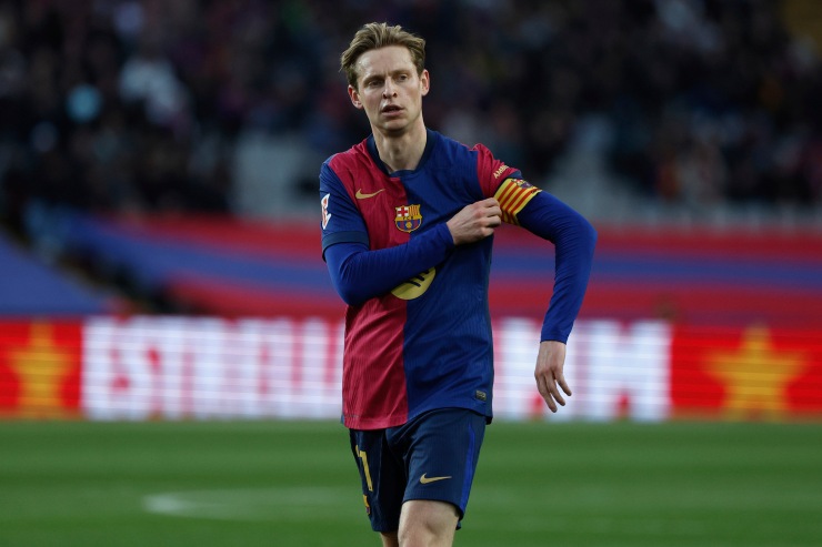 Frenkie de Jong in campo con il Barcellona 