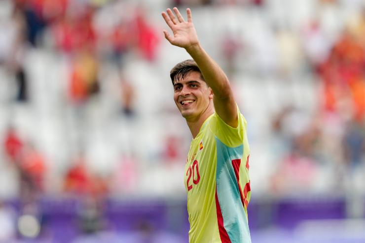 Juanlu Sanchez saluta il pubblico