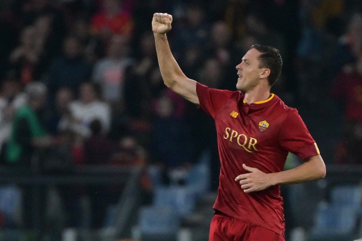 Matic esulta in maglia Roma 