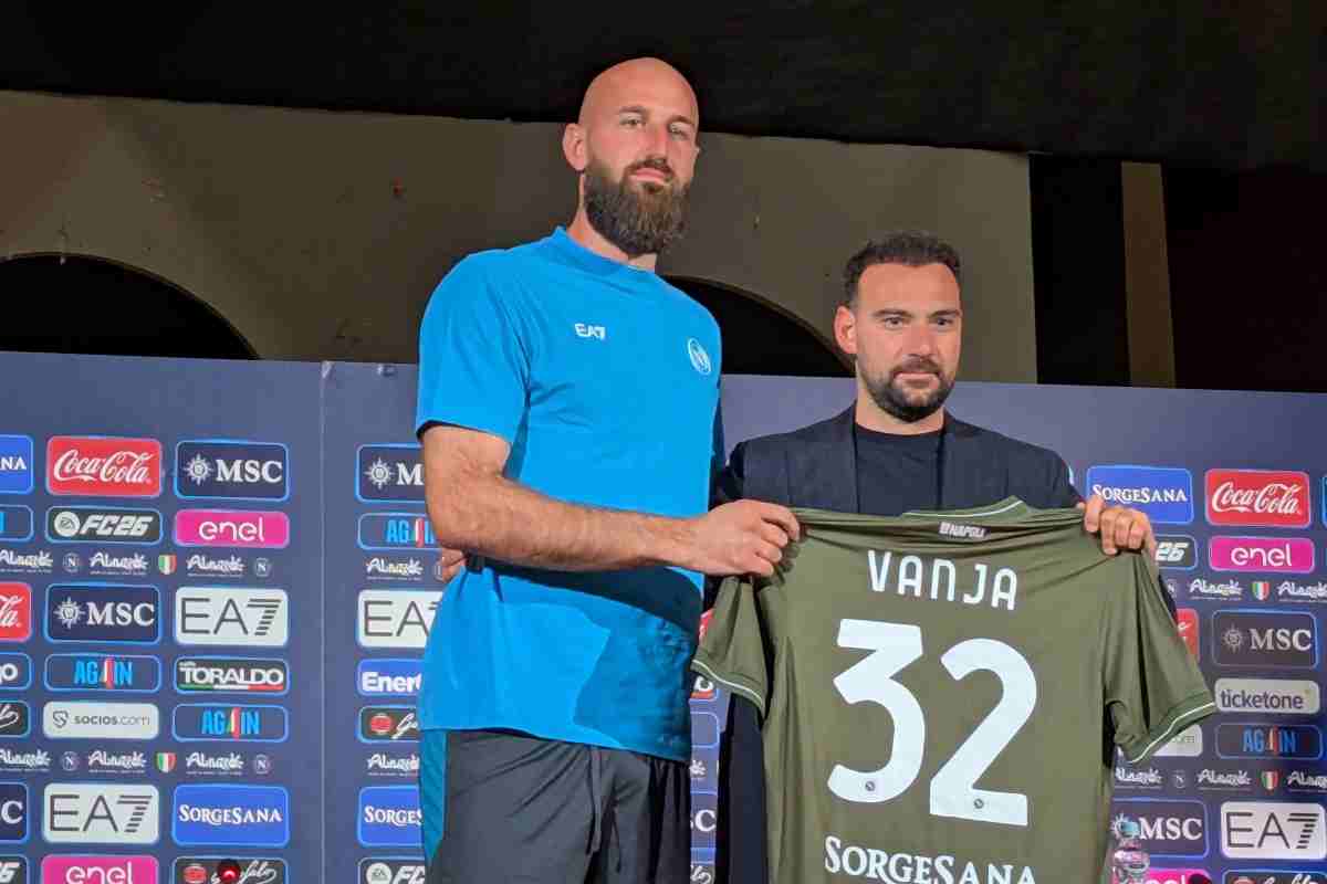 Milinkovic Savic con la maglia del Napoli 