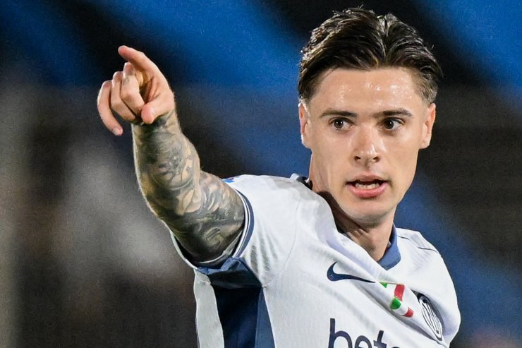 Nicola Zalewski durante Como-Inter