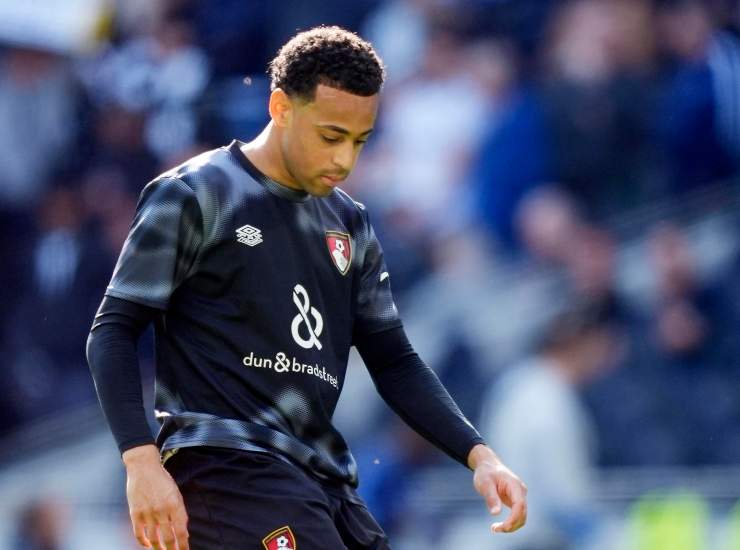 Adams in primo piano