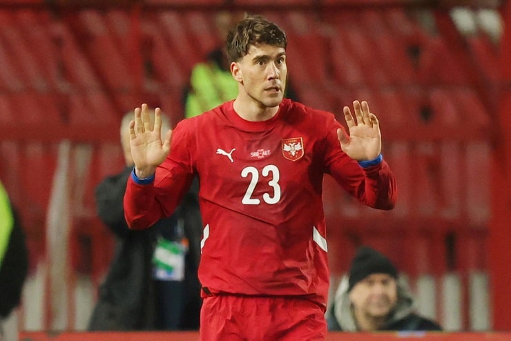 Calciomercato Juventus, brutte novità Vlahovic dalla Serbia