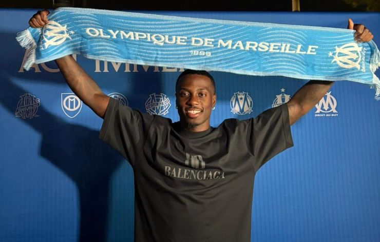 Weah con la sciarpa del Marsiglia