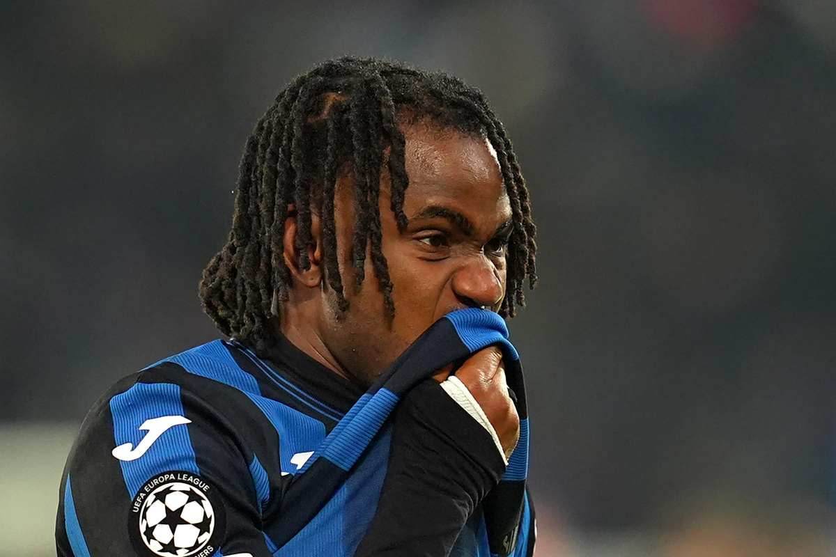 Lookman deluso durante una partita dell'Atalanta