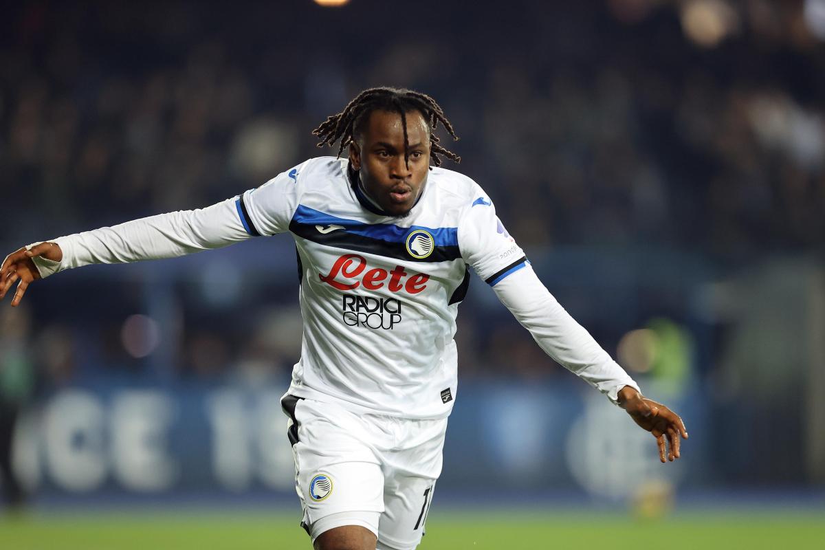 Lookman esulta dopo un gol con l'Atalanta