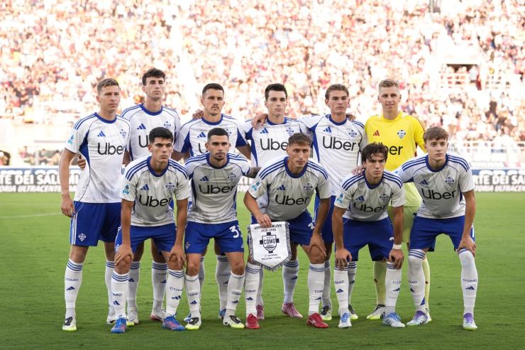 La foto di gruppo del Como pre partita 