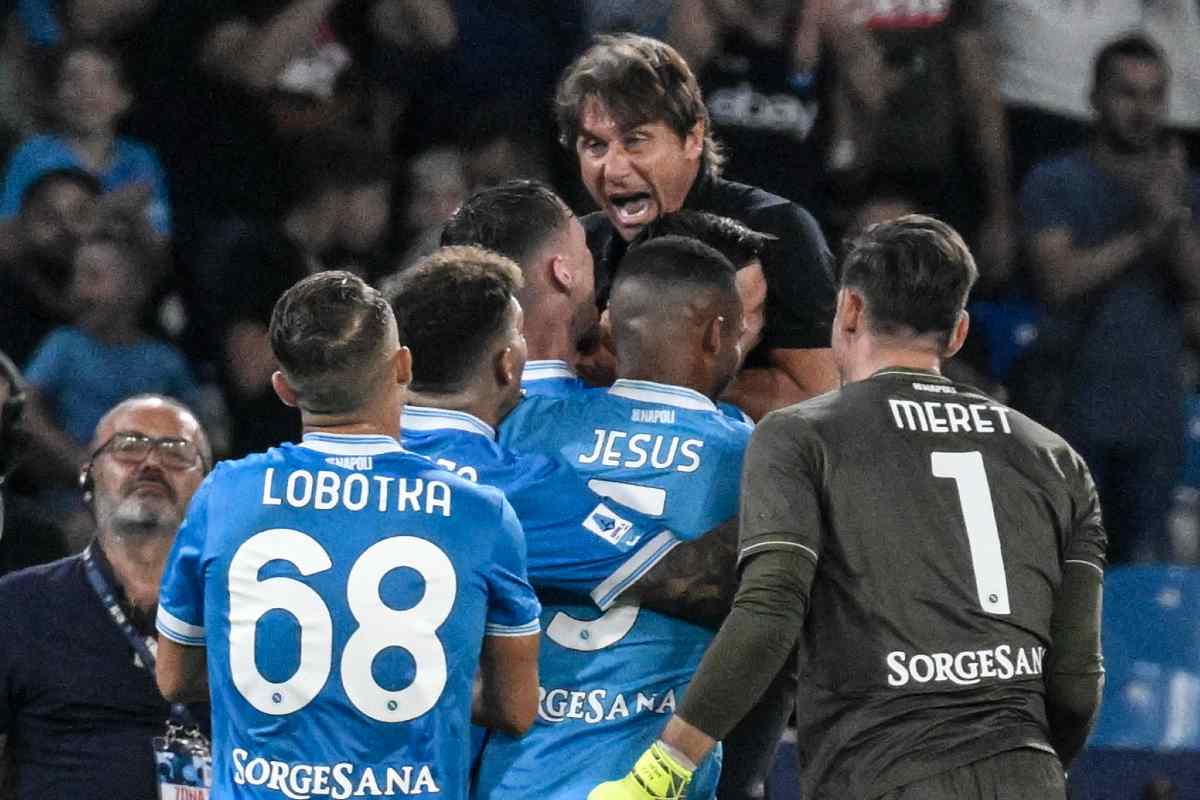 L'esultanza di Conte al gol di Lucca