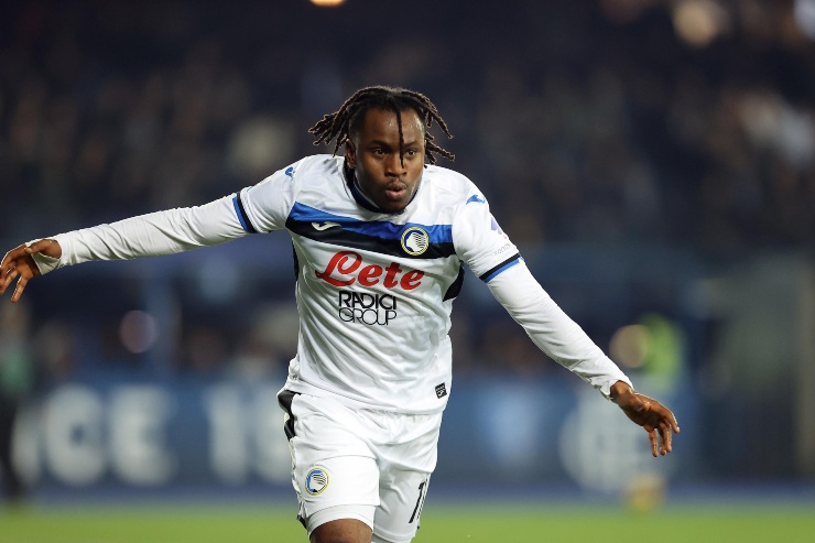 Lookman esulta in campo 