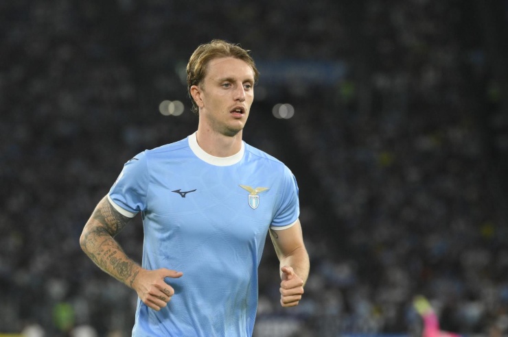 Nicolò Rovella in campo con la Lazio 