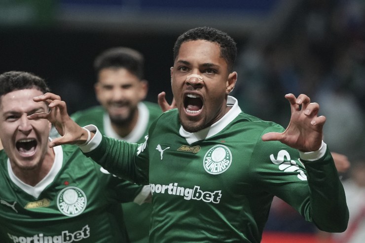 Vitor Roque, l'esultanza dopo il gol col Palmeiras