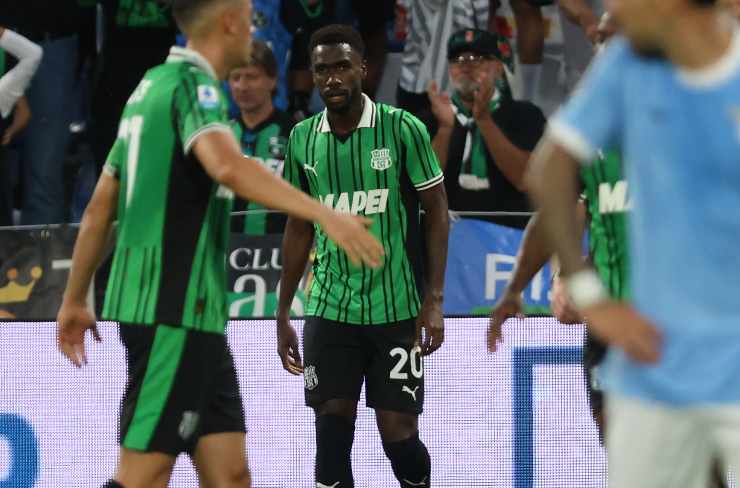 Tutta la gioia del Sassuolo al termine dell'azione decisiva