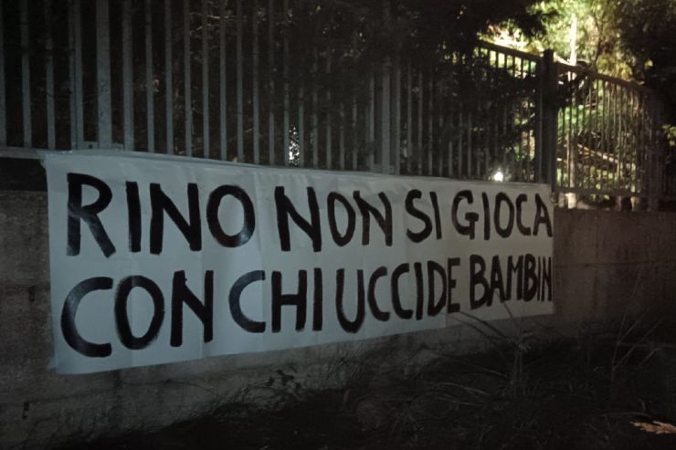 Striscione sotto casa di Gattuso prima di Israele-Italia