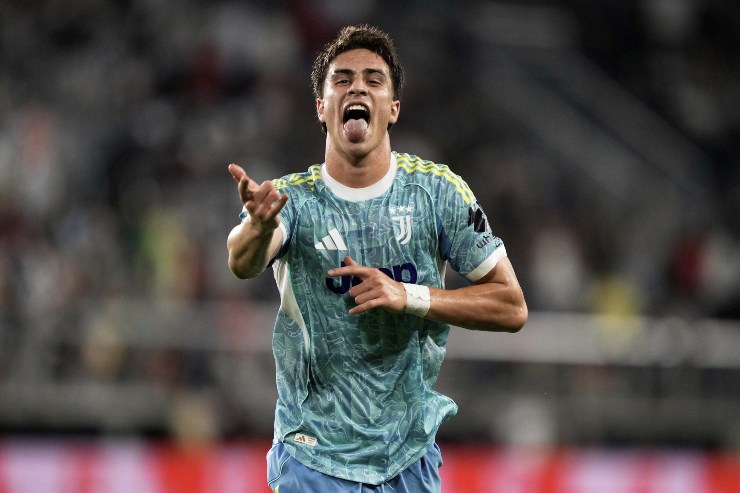 L'attaccante della Juve Kenan Yildiz esulta dopo il gol