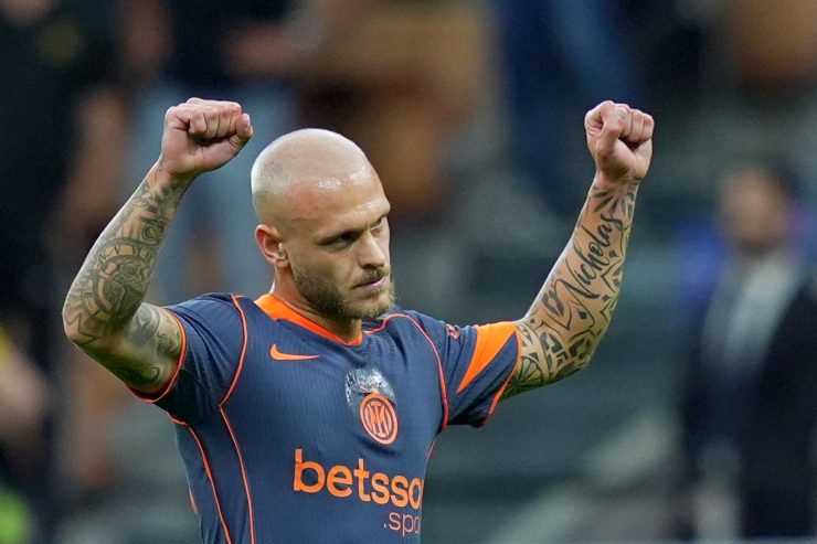 Dimarco esulta dopo il gol in Inter-Sassuolo