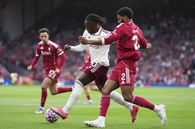 Joe Gomez in azione con il Liverpool 