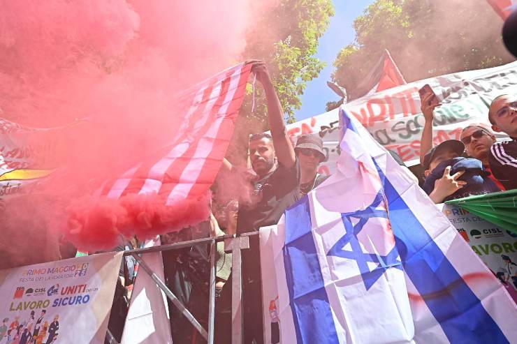 Contestazione e bandiera di Israele