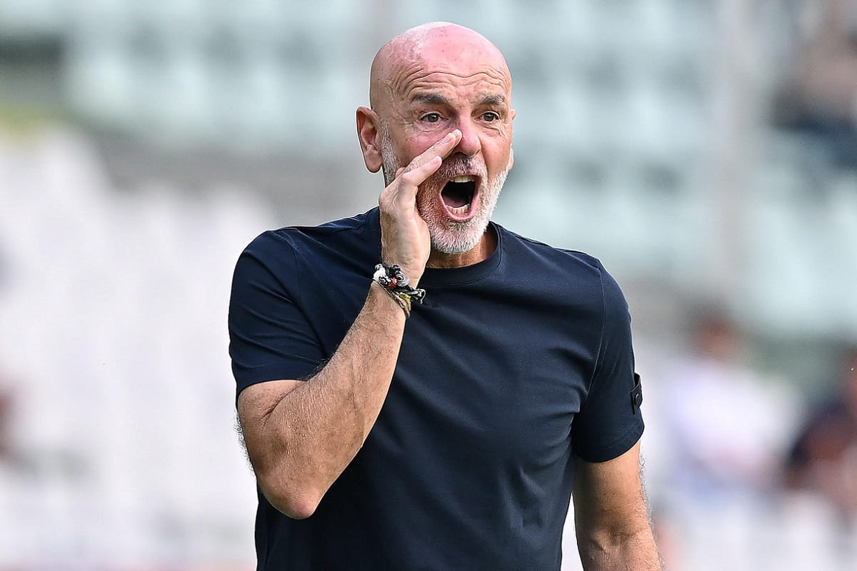 Pioli durante una partita della Fiorentina