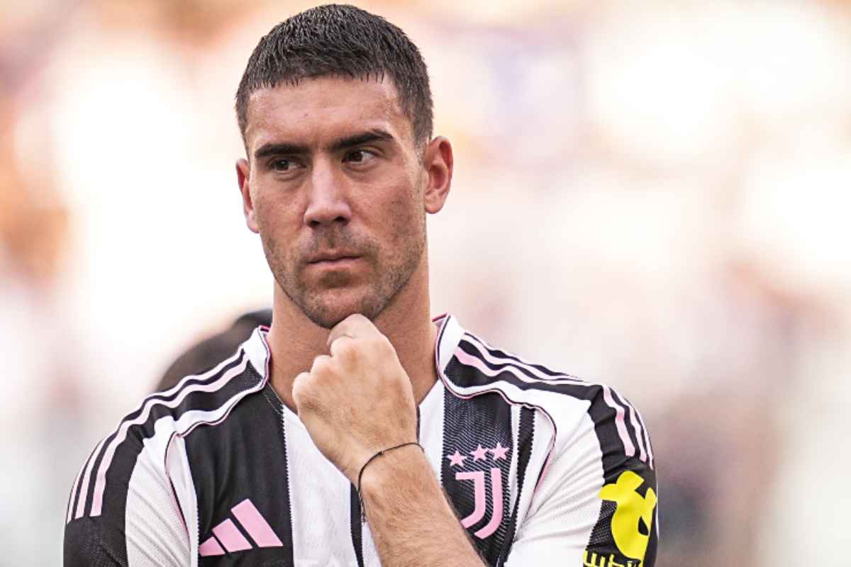Vlahovic prima di una partita della Juve