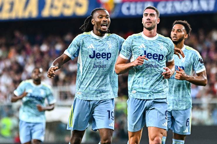 Vlahovic esulta dopo il gol in Genoa-Juve