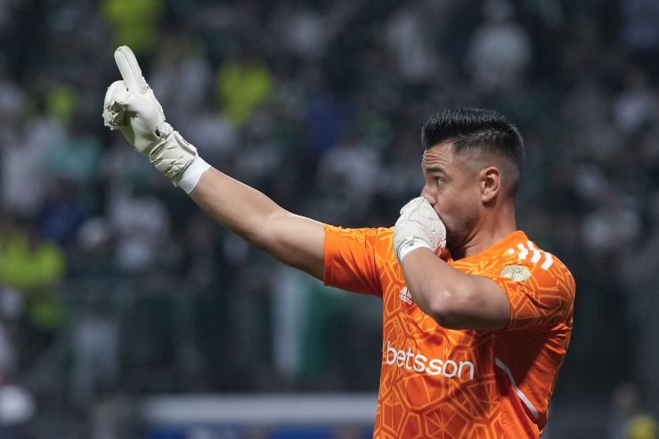 sergio romero esulta