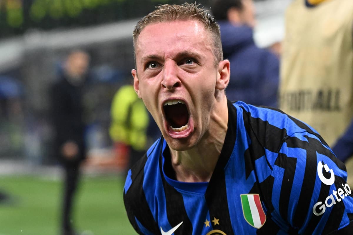 Frattesi esulta dopo il gol al Barcellona