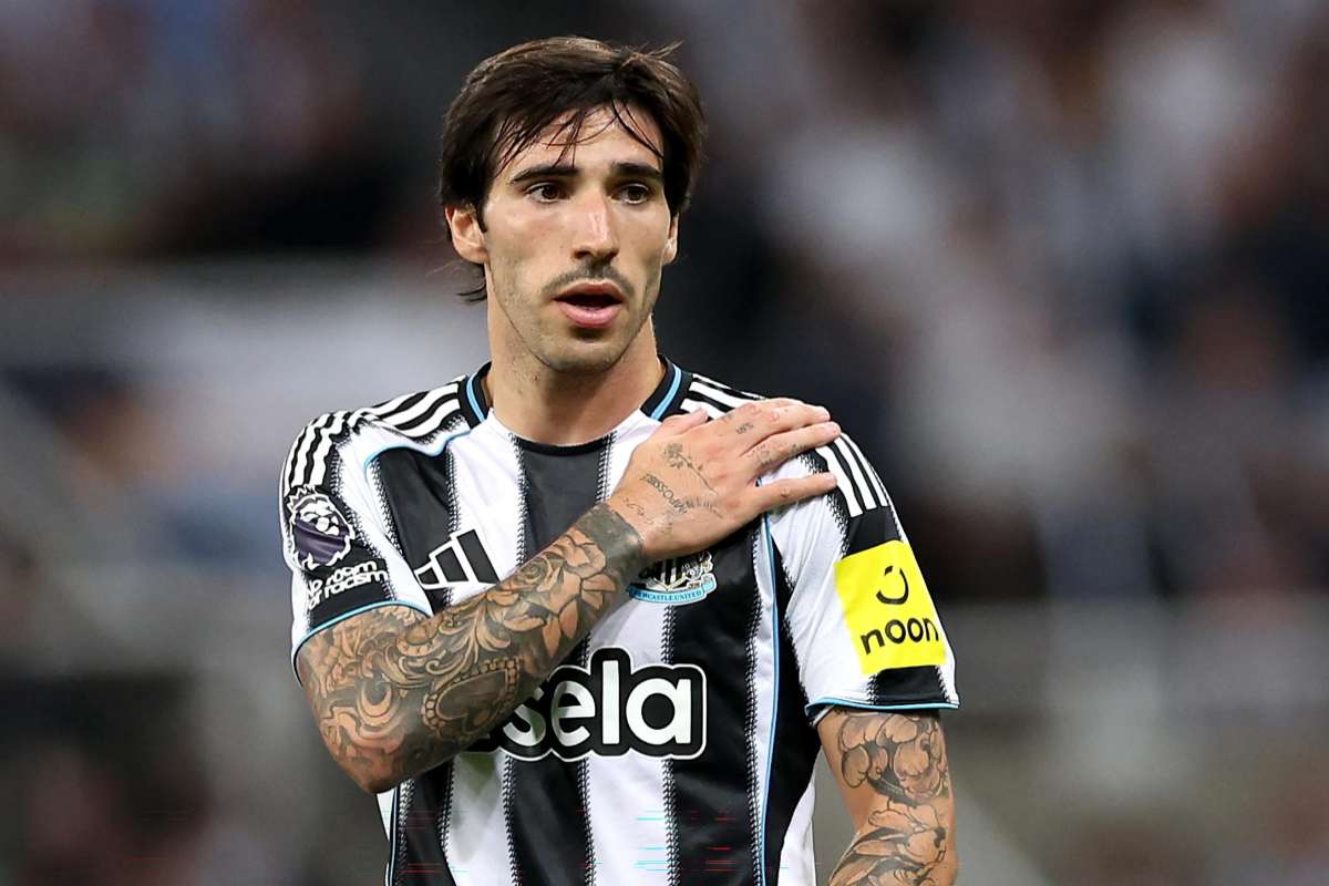 Tonali durante una partita del Newcastle
