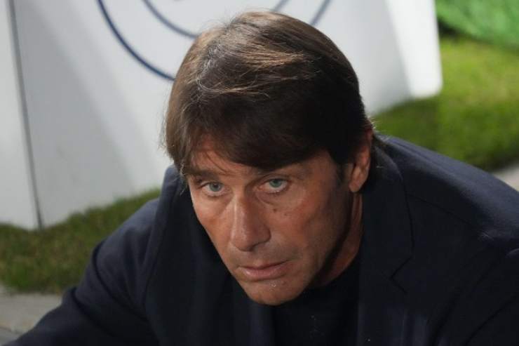 L'allenatore partenopeo Antonio Conte
