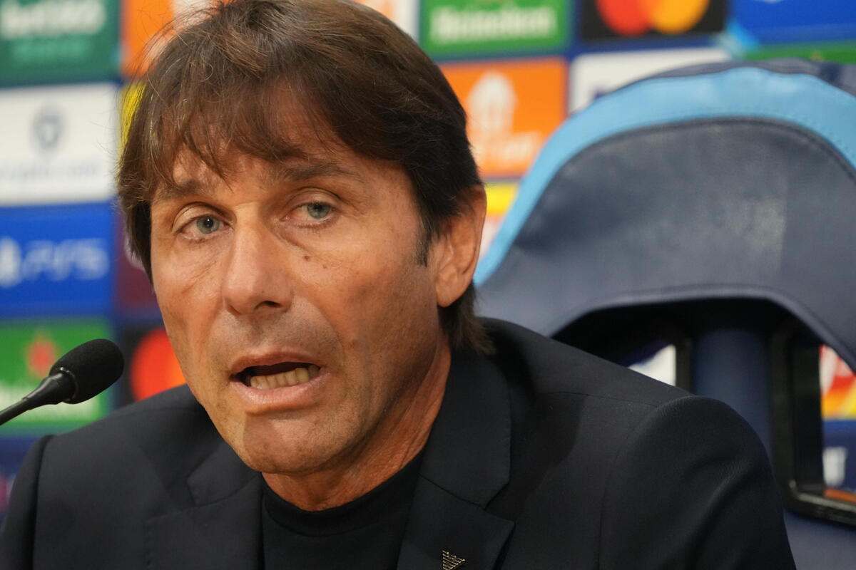“Dimissioni Conte”: caos Napoli dopo il ko di Bologna “Dimissioni Conte”: caos Napoli dopo il ko di Bologna
