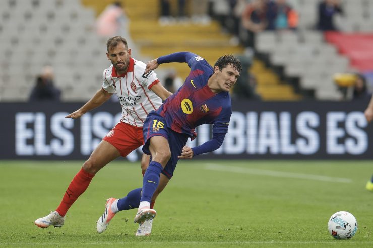 Andreas Christensen in azione con la maglia del Barcellona