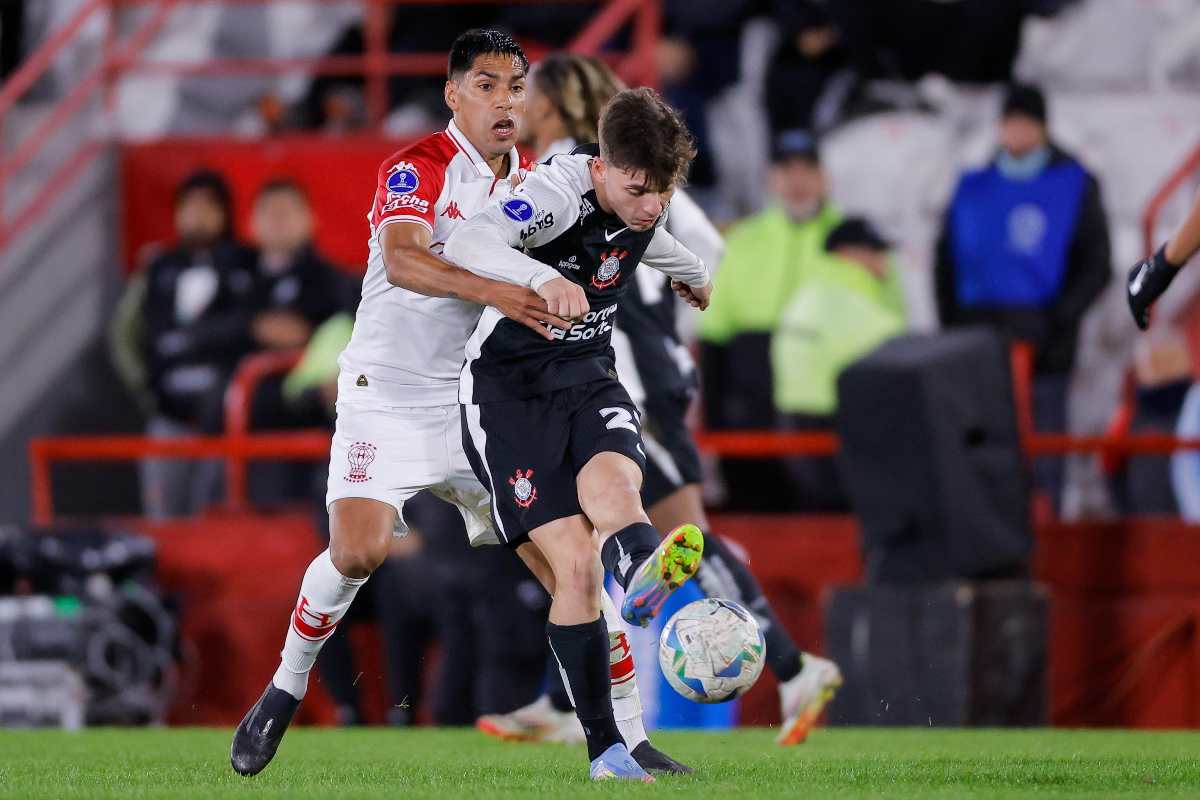 Breno Bidon in azione con il Corinthians