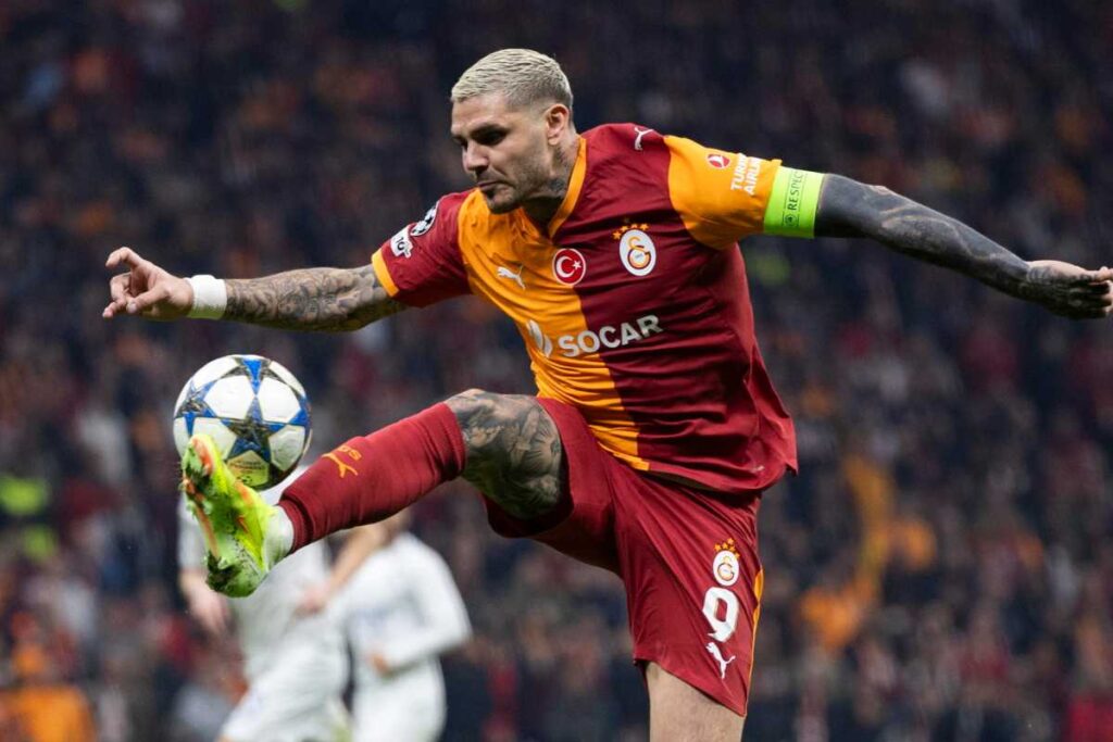 Mauro Icardi in azione in Champions League